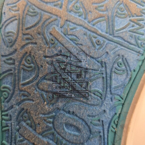 New never been worn 7 women Blowfish Malibu casual sneaker - Picture 3 of 4